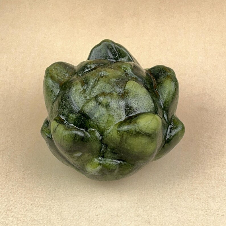 1pcs Green Jade Or Green Aventurine Artichokes/Thistle Carved Healing Crystal Crafts Gemstone Carvings
